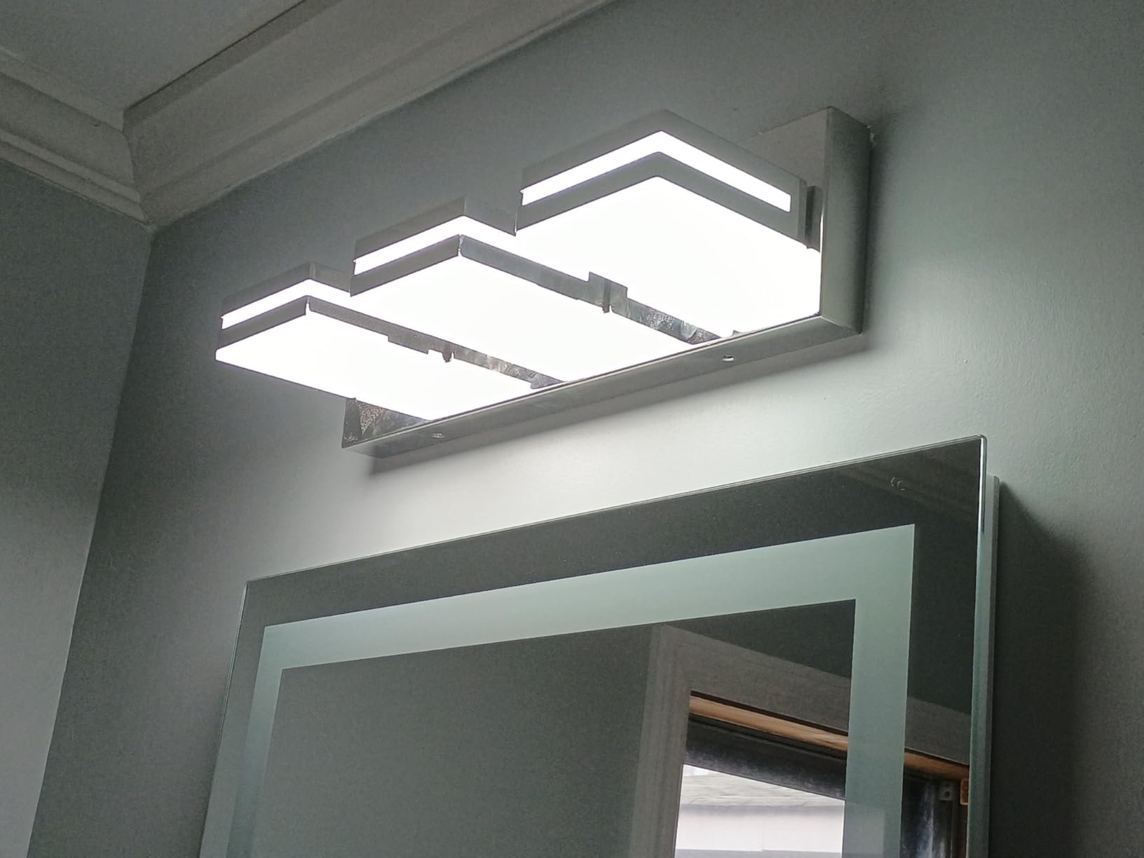 Modern LED Stainless Steel Chrome Acrylic Bathroom Lights Fixtures 3-Light customer photo 2