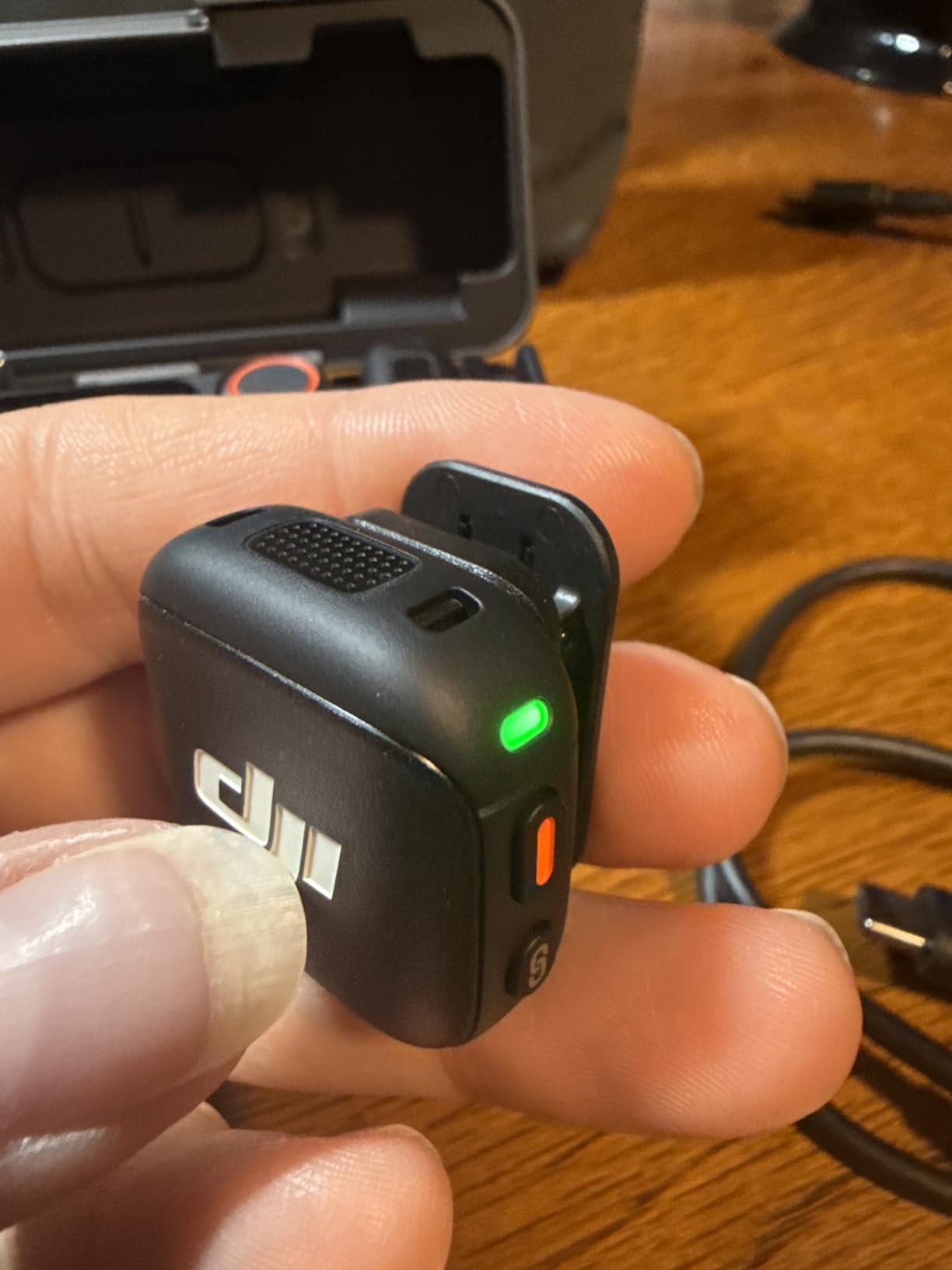 DJI Mic 3 (2 TX + 1 RX + Charging Case), Wireless Microphone customer photo 1