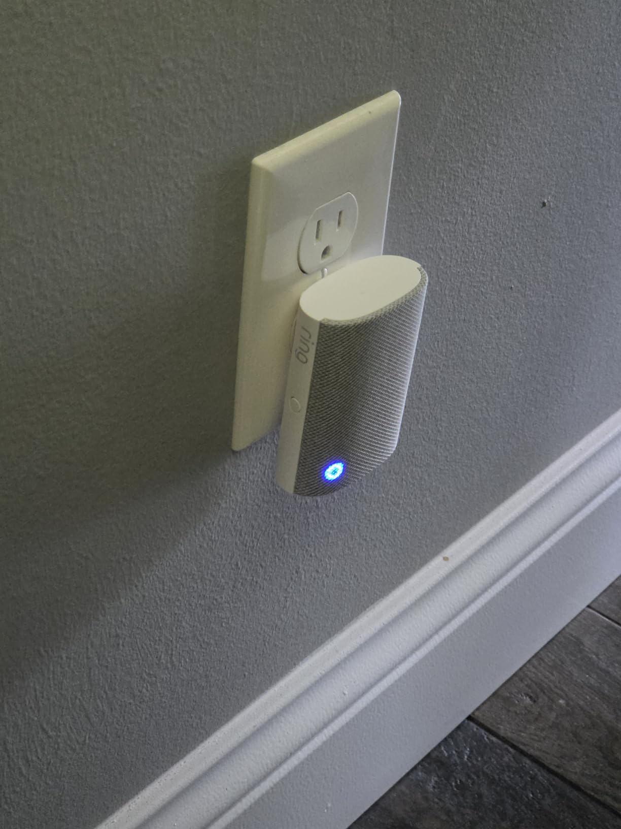 Ring Chime — Enhanced audio for real-time alerts you can hear from anywhere, easy plug-in setup, simple wifi & Bluetooth connectivity, sleek design, White customer photo 2