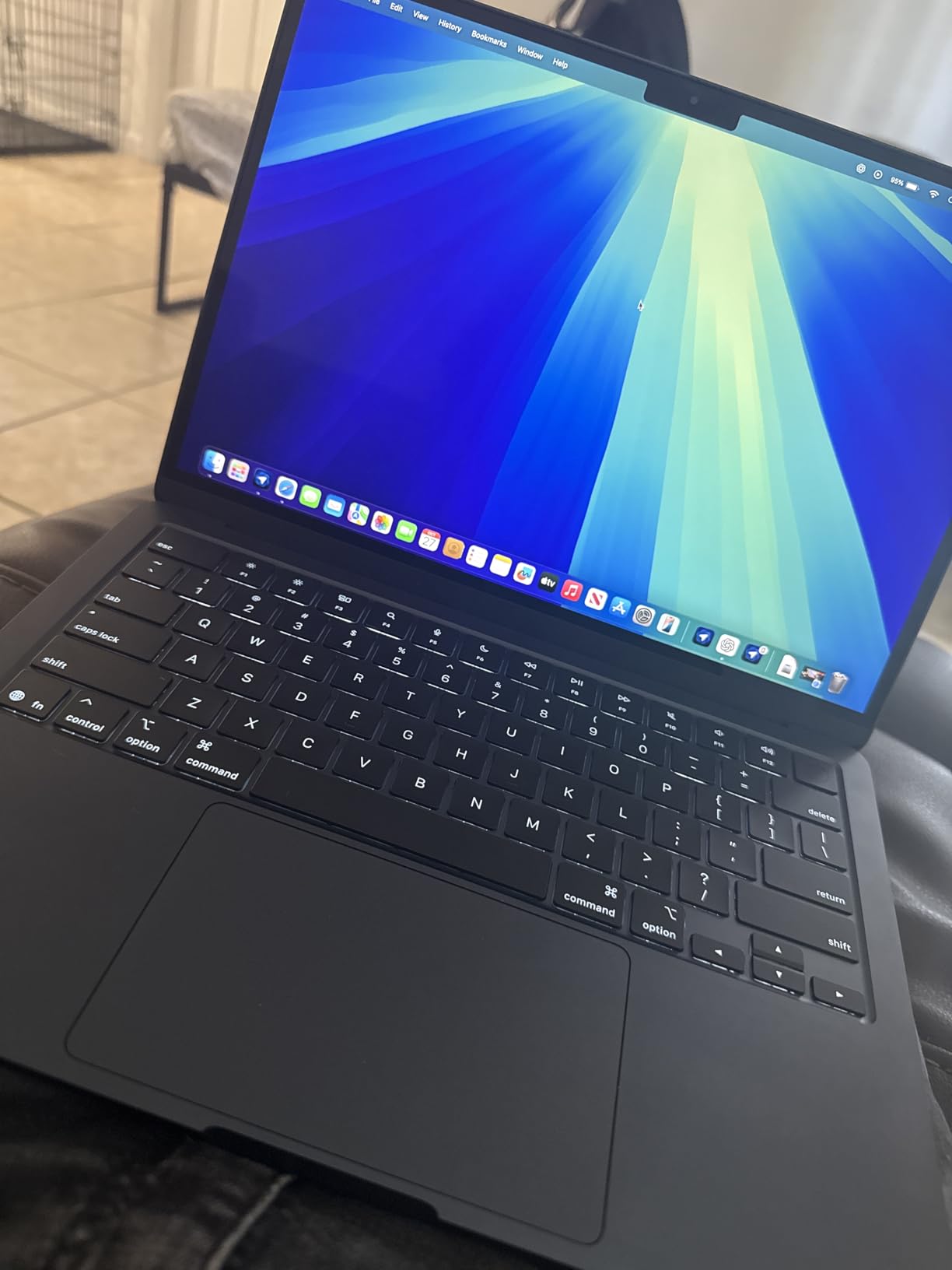 2025 Apple MacBook Air with Apple M4 Chip (13-inch, 16GB RAM, 256GB SSD Storage) Silver (Renewed) customer photo 2