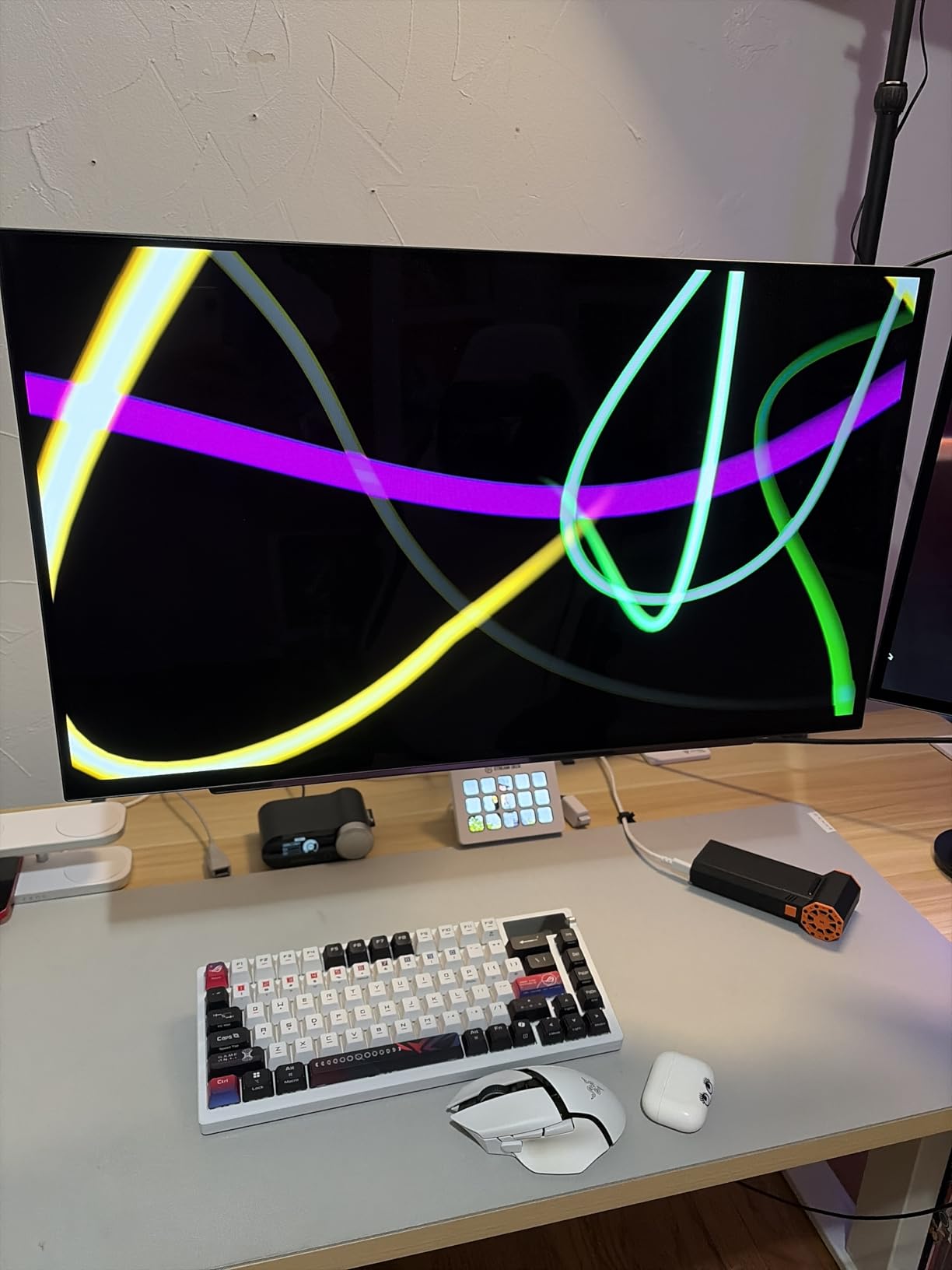 LG 27GX704A-B 27-inch OLED customer photo 2
