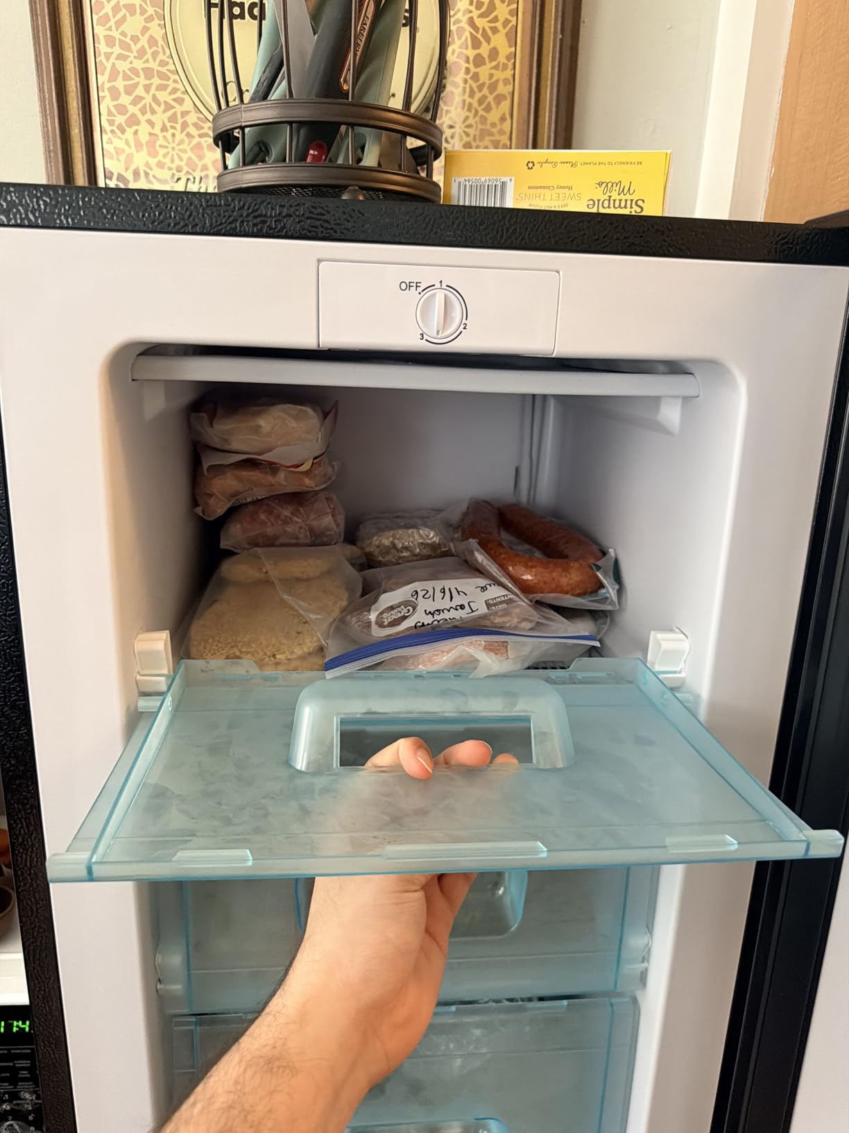 Maine 3.6 Cu. Ft. Small Upright Freezer, Compact Mini Freezer, Glossy Black customer photo 1