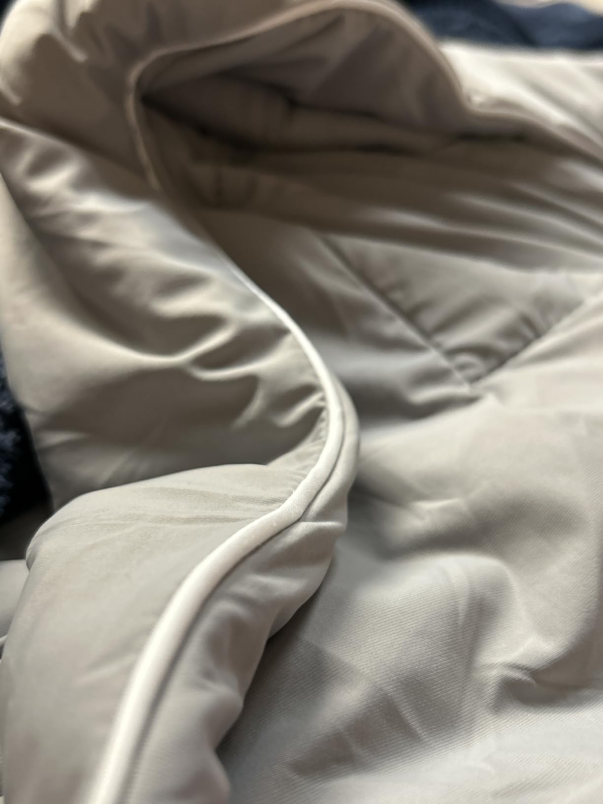 Silver Infused Ultra Cold Fiber Cooling Comforter Q-Max 0.45+ Fast Cooling Blanket for Hot Sleepers, Double-Sided Cooling Breathable Lightweight Blanket (Cool Gray, Full/Queen (90