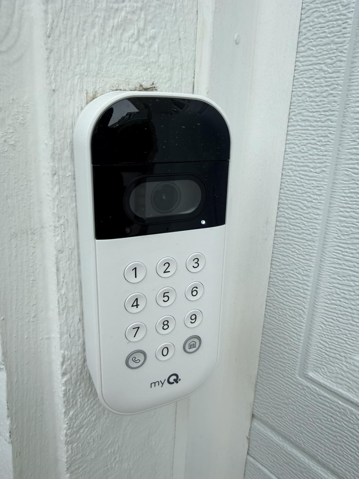 myQ Smart Garage Door Video Keypad + Rechargeable Battery, with Wide-Angle Camera, Customizable PIN Codes, and Smartphone Control, Works with Chamberlain, LiftMaster and Craftsman openers customer photo 1