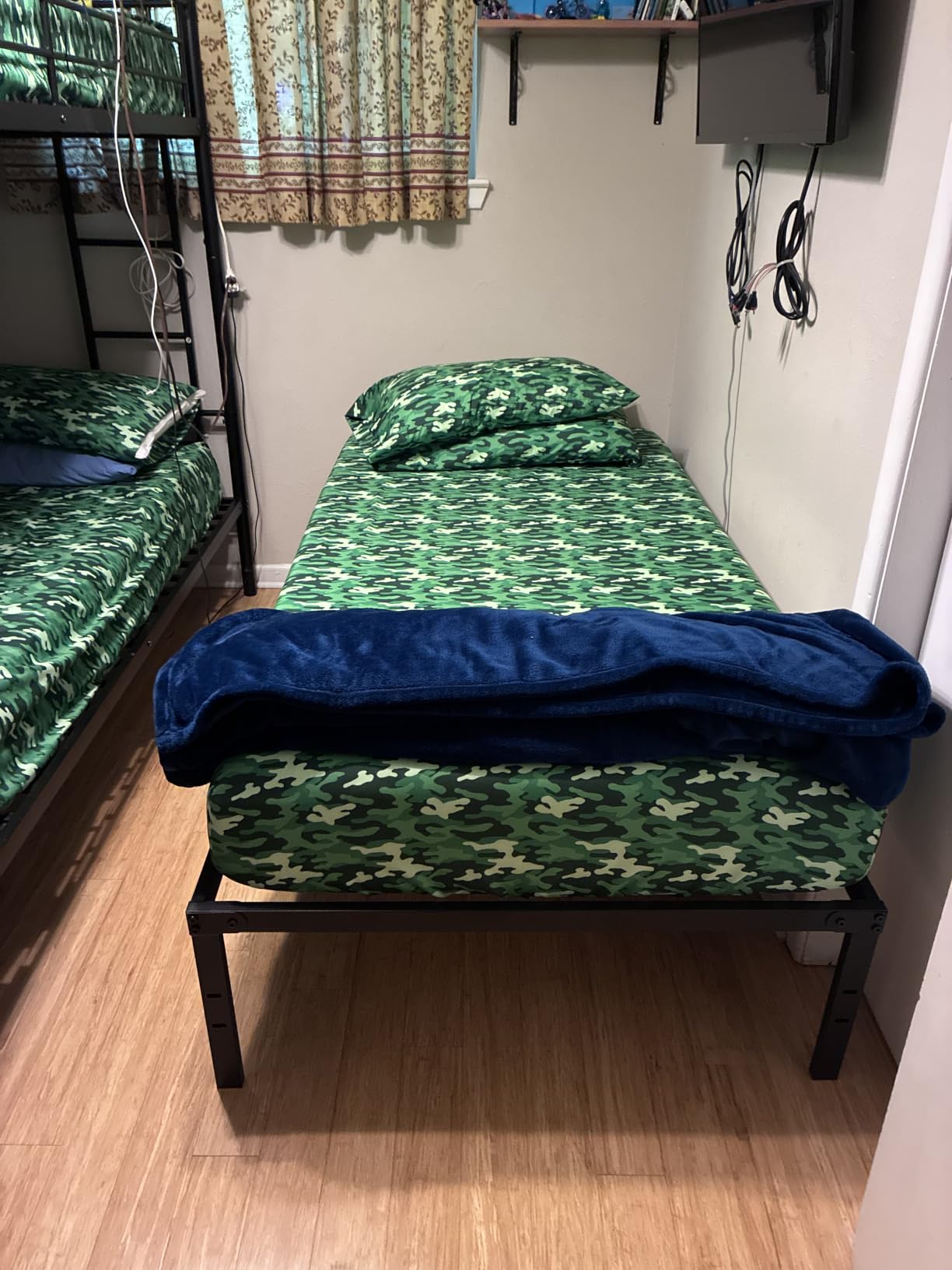 OLIXIS Full Size Metal Platform Bed Frame with Storage Space, Heavy Duty Sturdy Mattress Foundation, Strong Support Slats, Easy to Assemble, Black customer photo 2